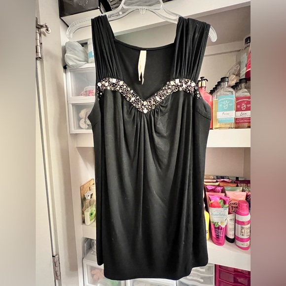 Avenue Tops - Avenue Black and silver sequin tank top